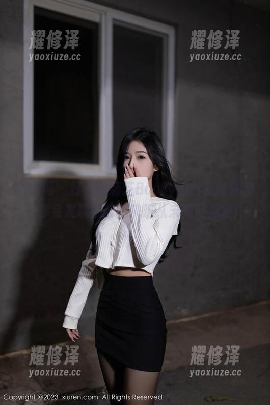 秀人网 - 打开徐莉芝Booty的丝袜写真包，你会发现腿部的快乐从未如此直接！