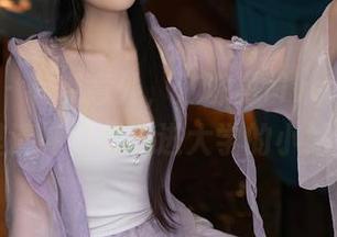 秀人网 – 有点意外，江淑影river最新美图里清纯得像刚进大学的小姑娘。