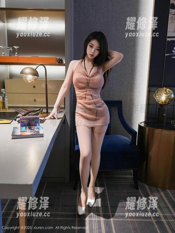秀人网 - 璀灿的秘书：你见过工作和休闲可以并存的照片吗？