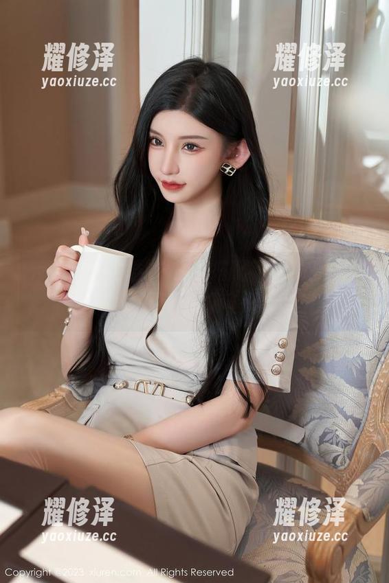 秀人网 - 这婚纱+原图搭配，资源出奇的妙，“软糖爱喝奶”又来了！