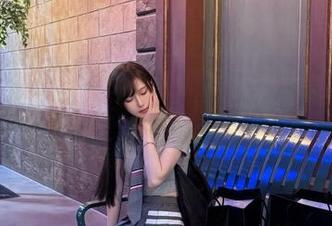 “腐团儿Ikaros”这波写真，咳，这女神范儿，标准教材都不够啊。