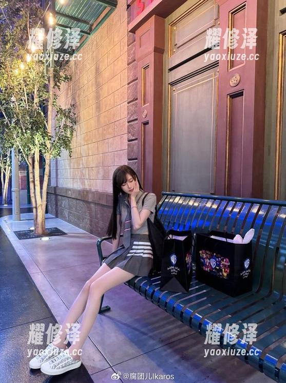 “腐团儿Ikaros”这波写真，咳，这女神范儿，标准教材都不够啊。