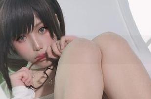 芊川一笑MNK的写真，其实2B圣诞只是个引子而已！