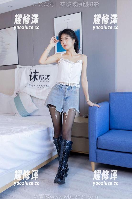 袜啵啵 - 更新！周周带来油亮肉丝的透明脚尖套图，时不时闪瞎我眼
