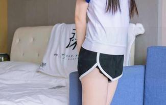 袜啵啵 – 小甜豆与薄肉丝的lovestory，原图在这，果然一脸‘认真’！