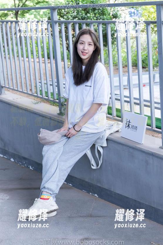 袜啵啵 - 原图大搬家，糯米女神的风采真不赖，低调却让人沉迷，能不能先下载一波？