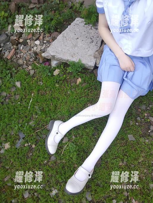西尔酱穿金鱼和服，别低估这张高清照片，里面有太多的戏谑小细节。