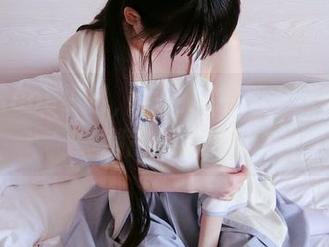 西尔酱cos夏日，高清捕捉那一丝轻松的懒散气息。