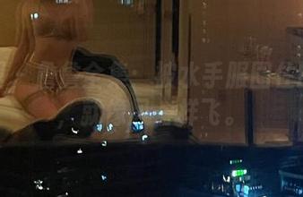 微密圈 – 詹詹全集：被水手服圈住的日子，就像风一样飞。