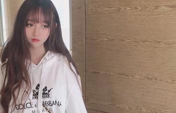过期米线线喵的套图又来了，更新得快让人忘记历史了。