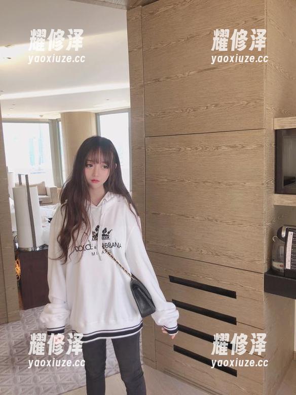 过期米线线喵的套图又来了，更新得快让人忘记历史了。