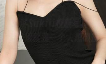 青豆客 – 思淇Sukiii校服写真，让人一见倾心，难道就我一个人想破窗户？