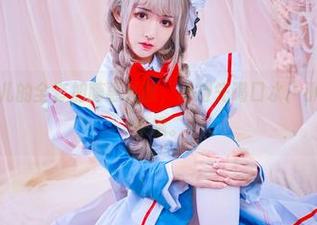 下载鳗鱼霏儿的全套加藤惠礼服，记得先喝口水，小心口水流下来哦。
