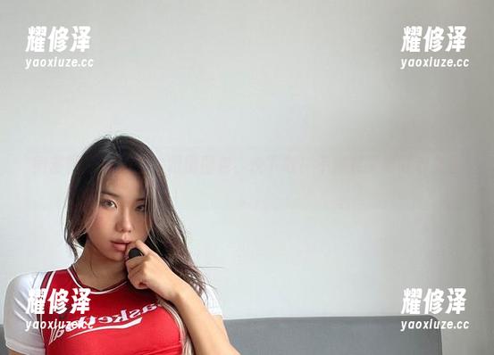 微密圈 - 黑饱宝之眼镜图包，快下载！不然我又要盯着久了。